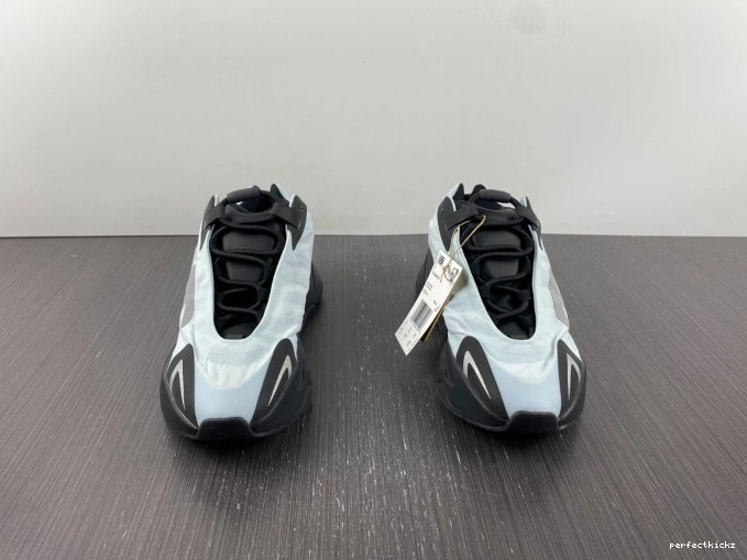 Tint GZ0711 Adidas MNVN Yeezy Boost 700 Blue 0811